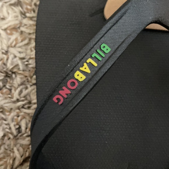 Billabong Rasta Flip Flops. Size 10. - Picture 2 of 3